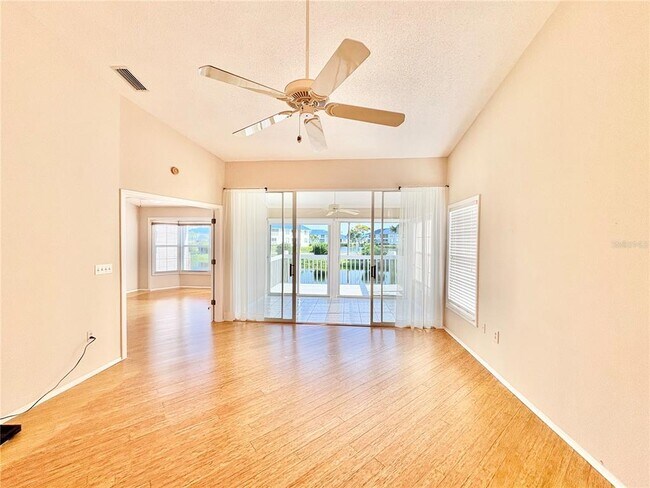 Building Photo - 1011 Pelican Ct