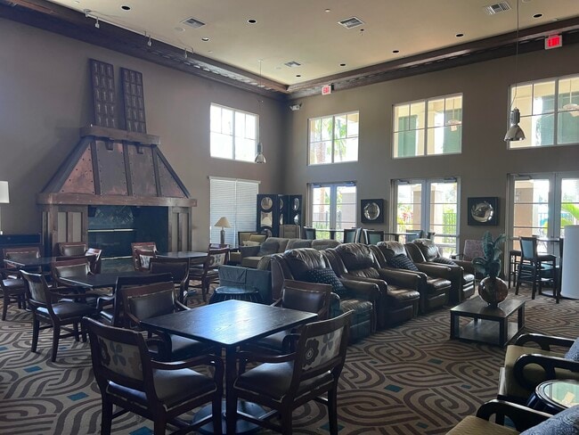 Building Photo - 540 Amador Ln