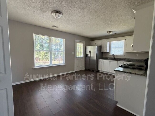 Building Photo - 3626 Pebble Creek Dr