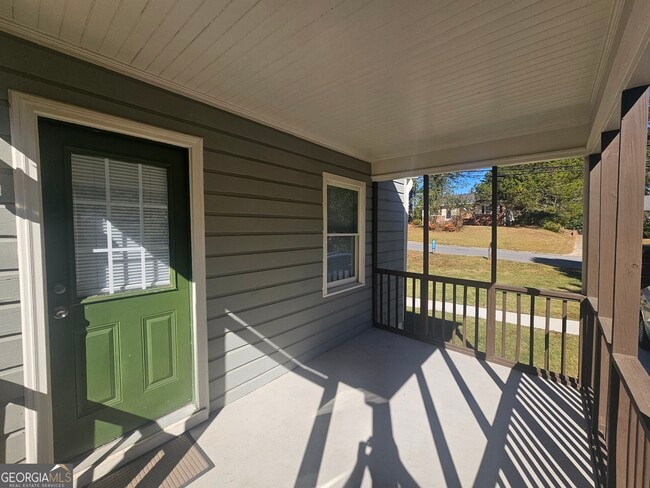 Building Photo - 68 Fourth St Ext