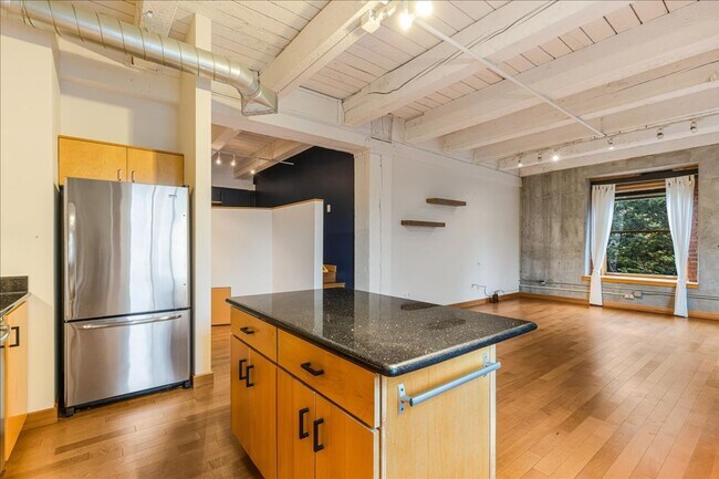 Building Photo - 416 NW 13th Ave