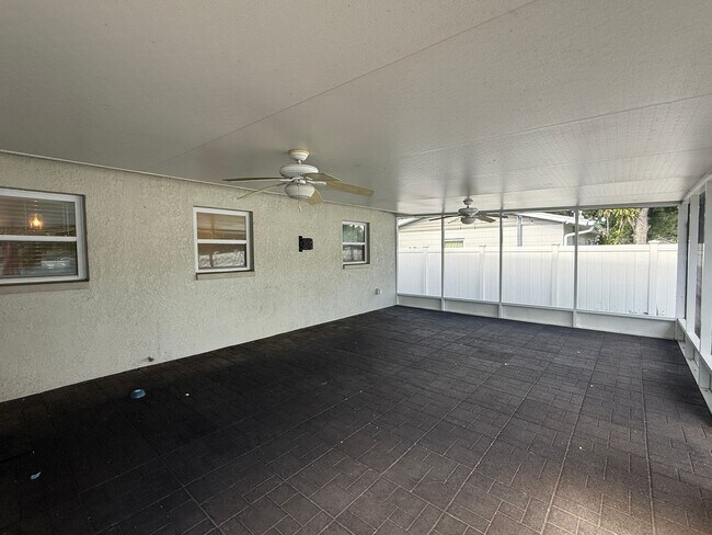 Building Photo - 3/2 Pool Home