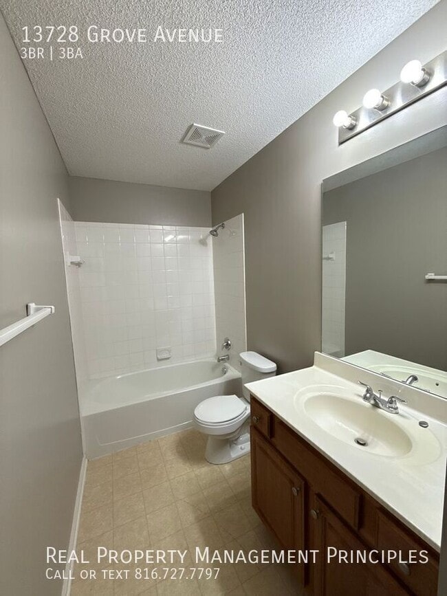 Building Photo - 13728 Grove Ave