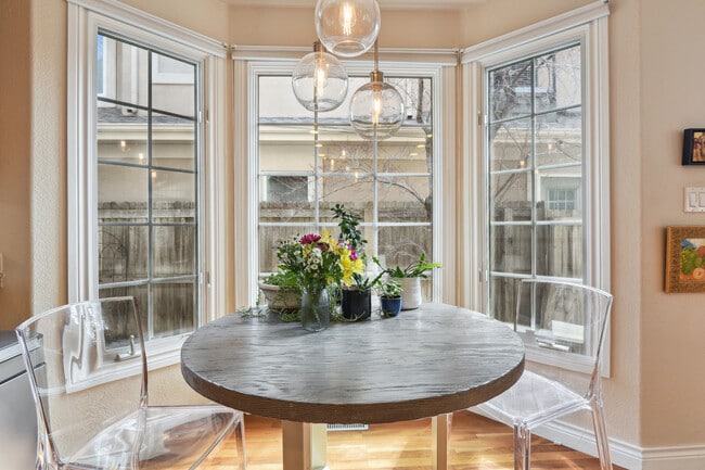 Building Photo - 535 Fillmore St