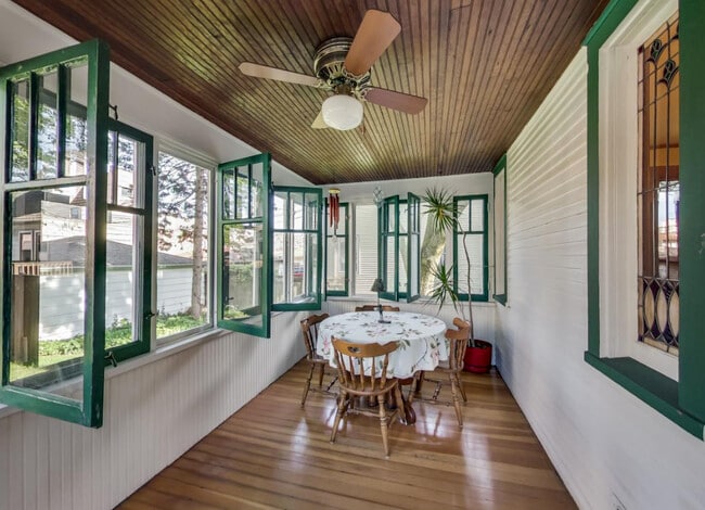 Building Photo - 804 S Grove Ave