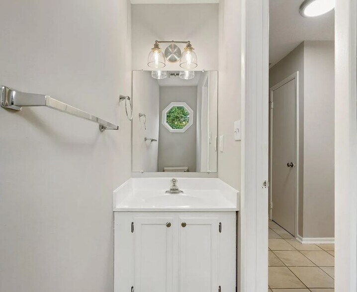 Building Photo - 3085 Bridgeton Ct