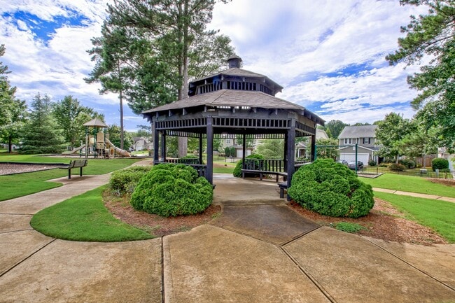 Building Photo - 27 Pin Oak Ln