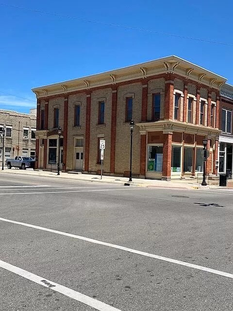 Primary Photo - 106 N Walnut St