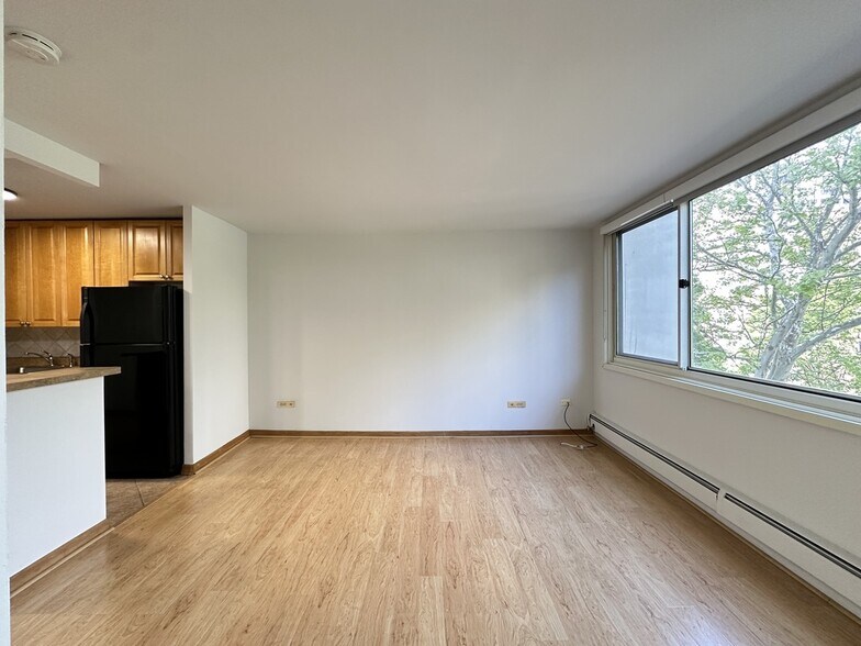 Building Photo - 1442 N Dearborn St