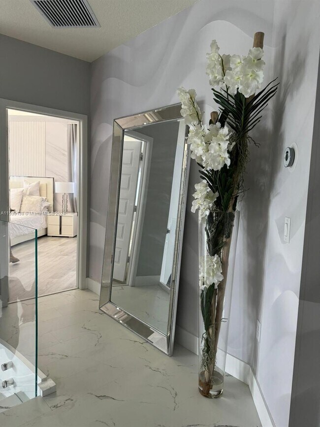 Building Photo - 8865 NW 160th Ter