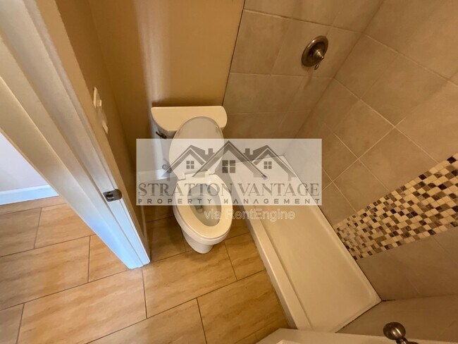 Building Photo - 1825 W Ray Rd