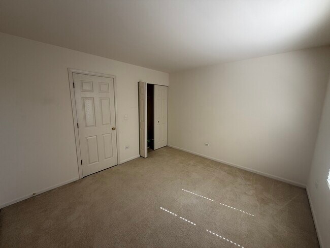 Building Photo - 2503 Oak Tree Ln