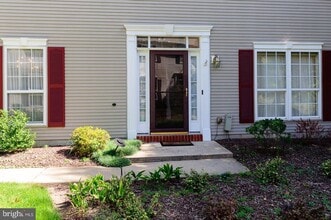 Building Photo - 109 Deer Run Ct