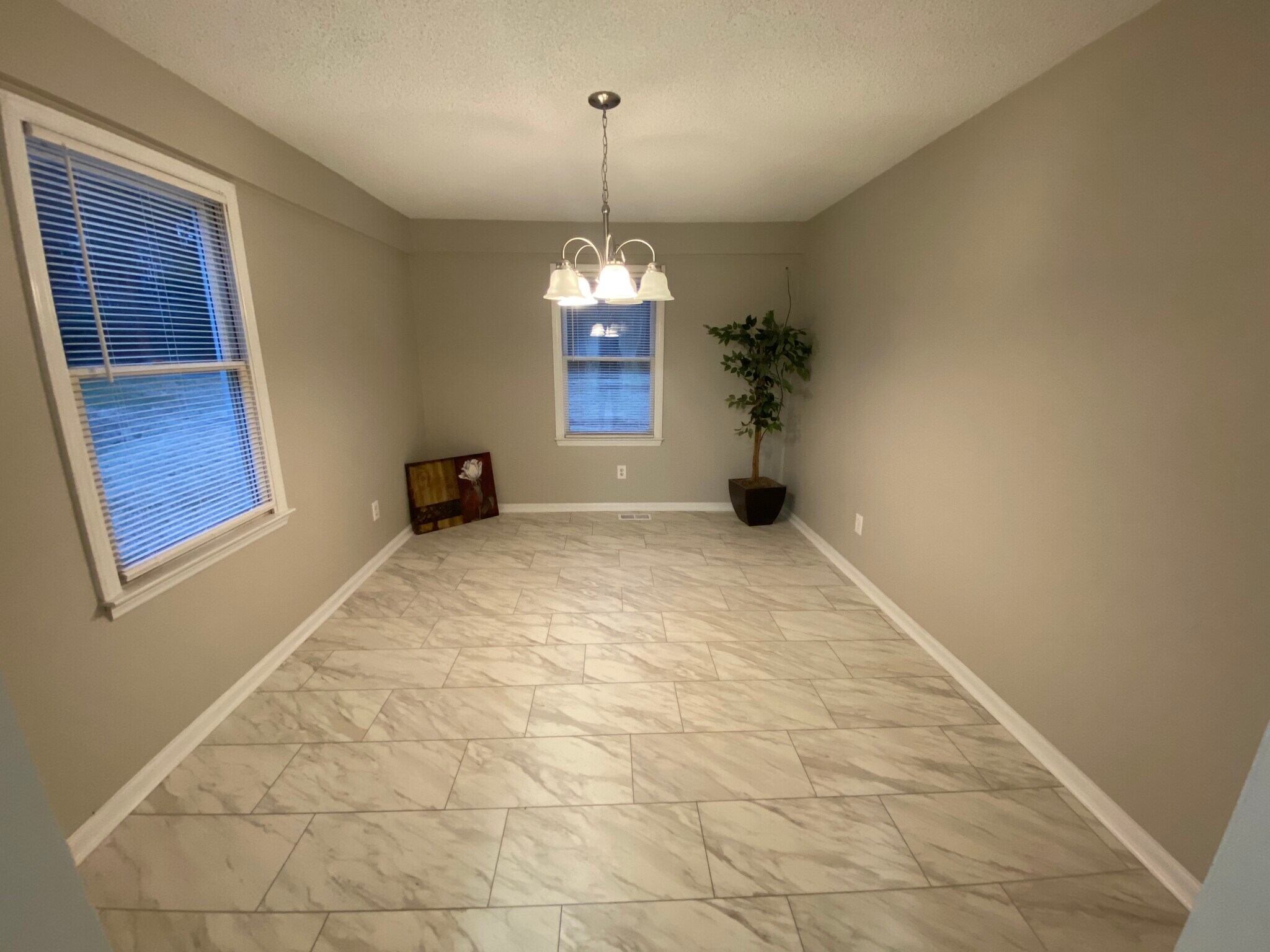 Building Photo - 314 Pine Ave