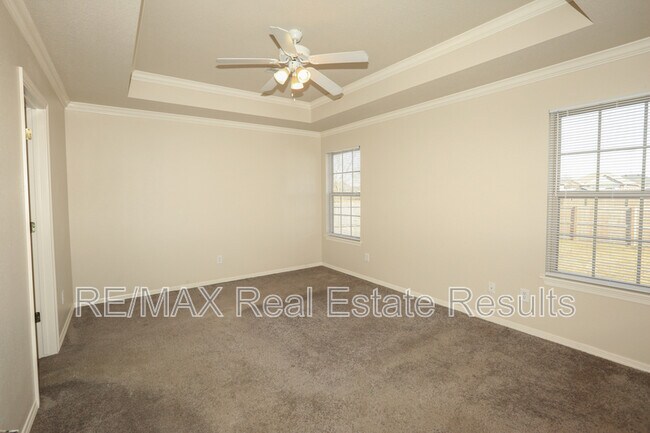 Building Photo - 1592 Hutchinson St