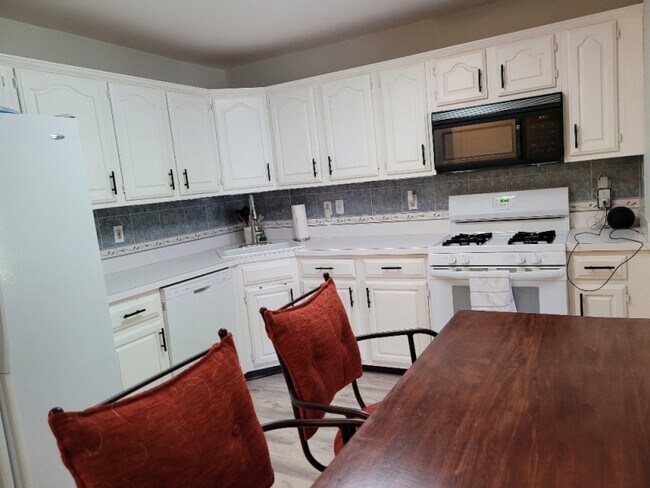 Building Photo - 187 Potomac Dr