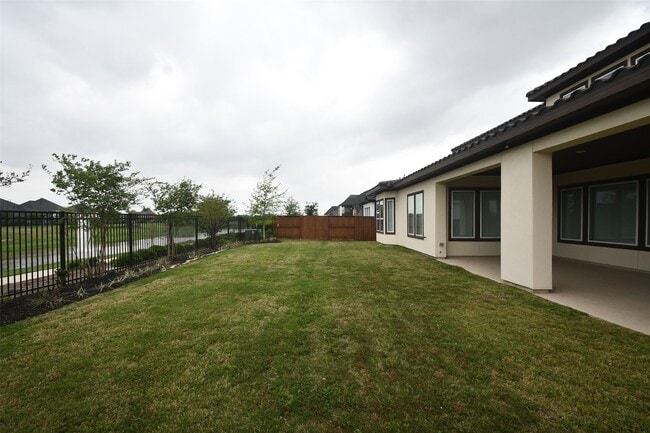Building Photo - 6939 Shoreline Vw Dr