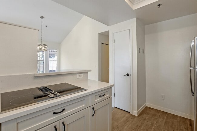 Building Photo - 10252 Danube Dr