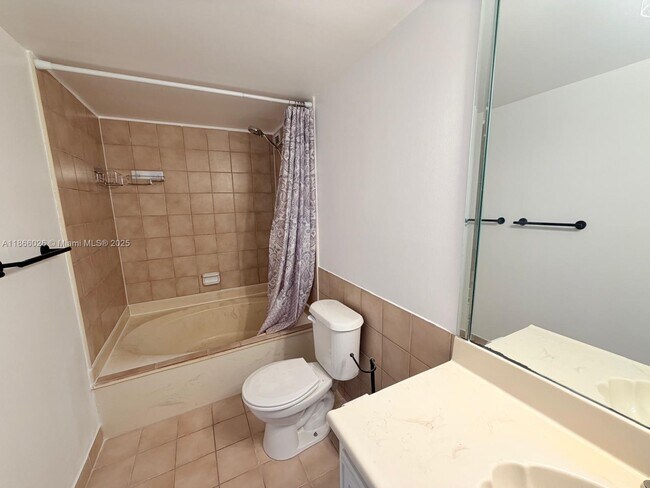 Building Photo - 800 Parkview Dr