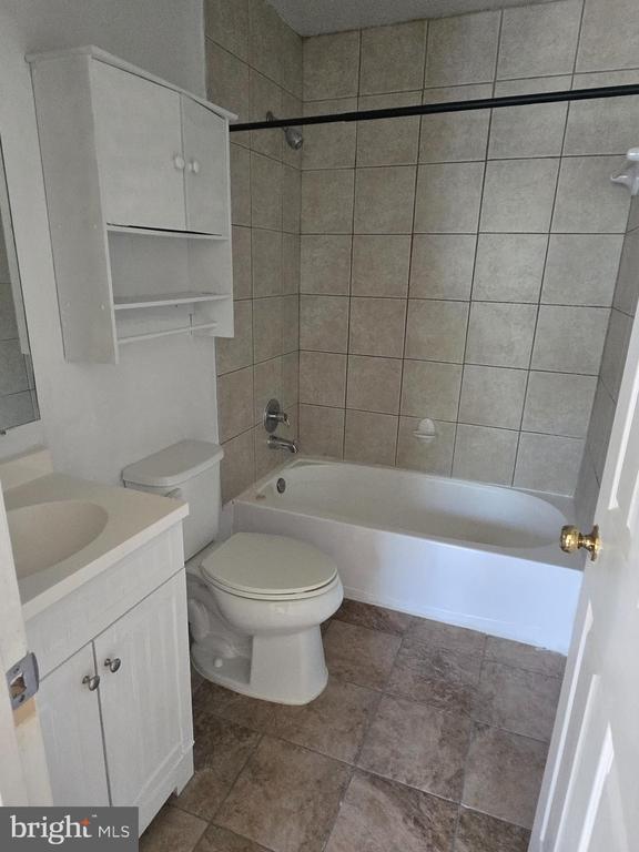 Building Photo - 4725 Pistachio Ln
