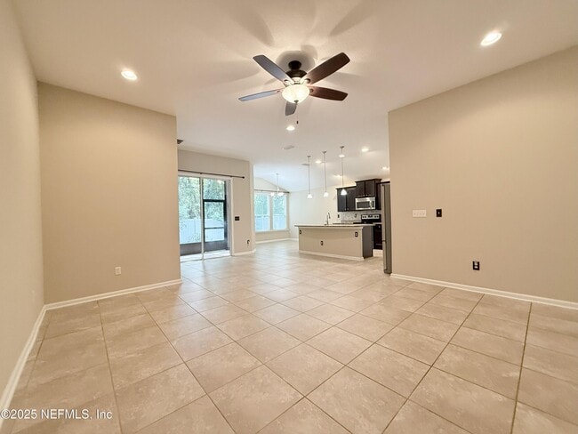 Building Photo - 2715 Salt Lake Dr