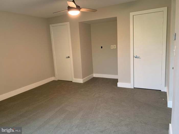 Building Photo - 210 Oakwood St SE