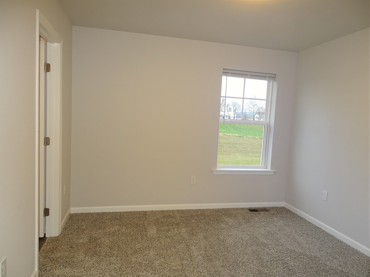 Building Photo - 14 Cobblestone Ct
