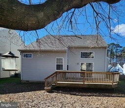 Building Photo - 318 Hanna Ct