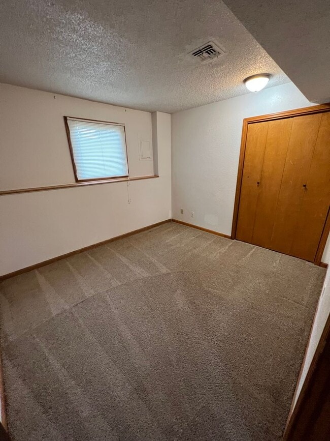 Building Photo - 3 Bedroom Duplex