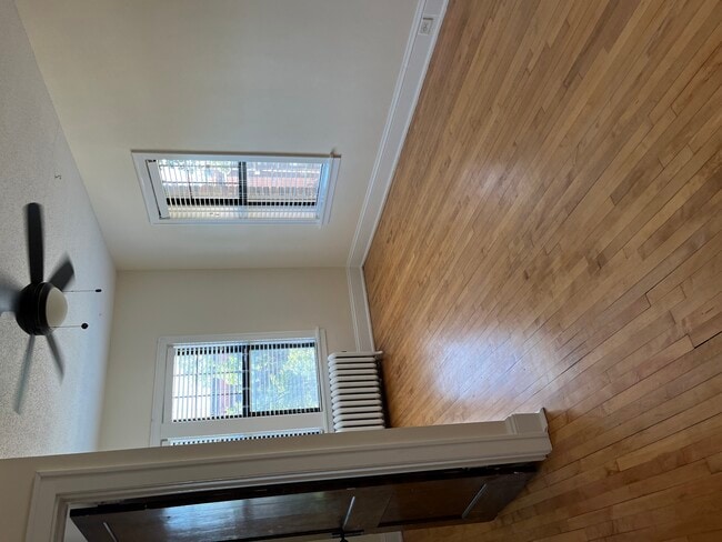 Building Photo - Castleton