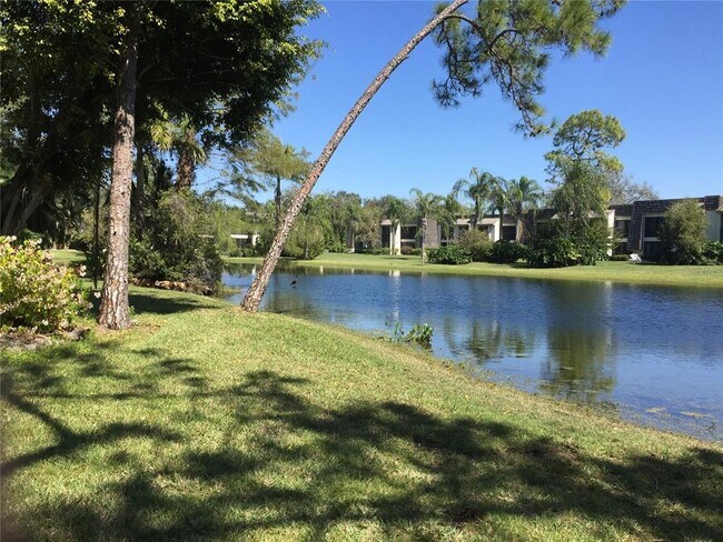 Building Photo - 1645 Spoonbill Ln