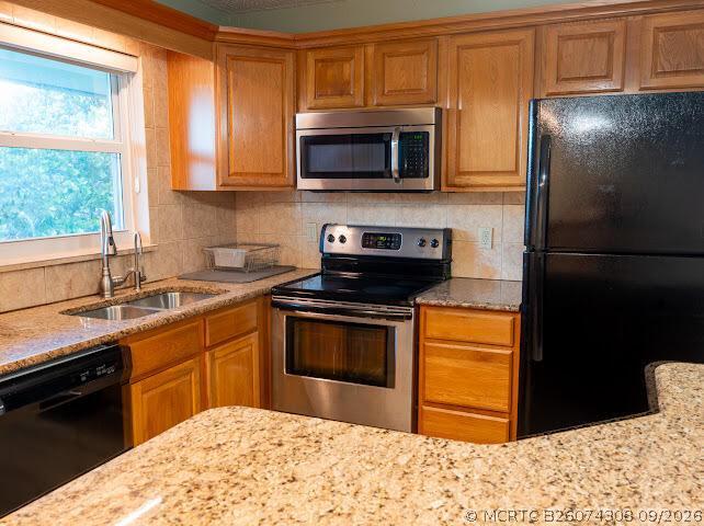 Building Photo - 805 W Oakland Park Blvd