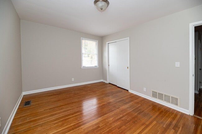 Building Photo - 519 Harolds Dr NW