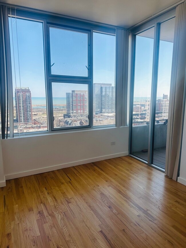 Building Photo - 1720 S Michigan Ave