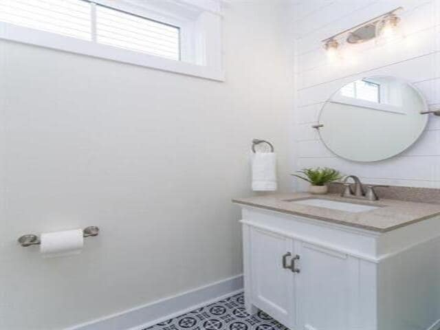 Building Photo - 419 Glenview Dr