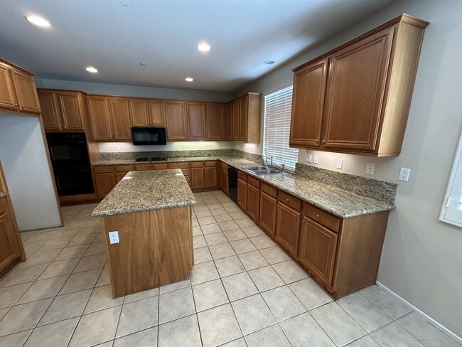 Building Photo - 6382 Puma Pl