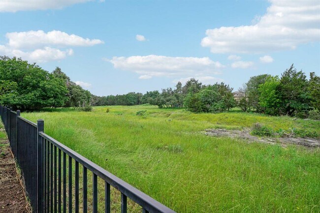 Building Photo - 207 Trinity Lane