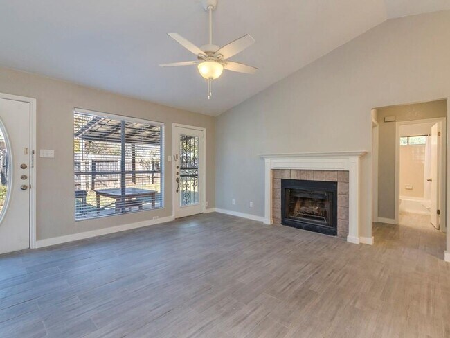 Building Photo - 9101 Japonica Ct