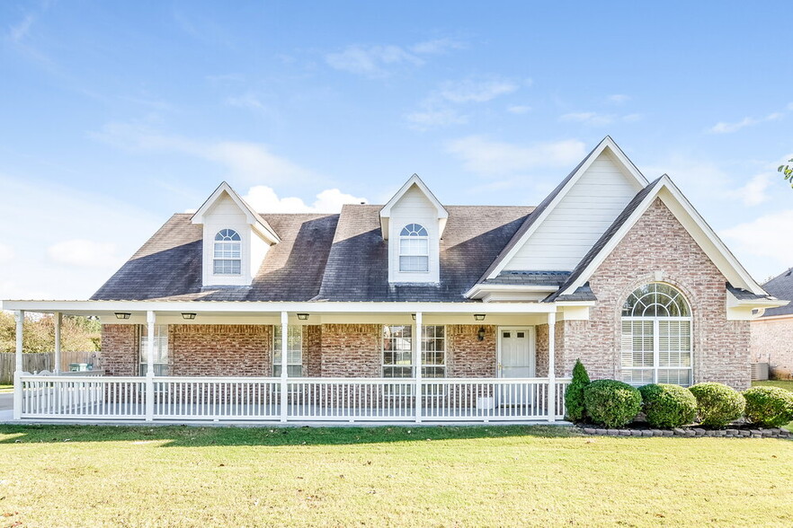 Primary Photo - 2865 Pinnacle Dr