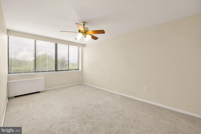 Building Photo - 4390 Lorcom Ln