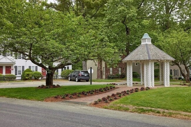 Building Photo - 710 Wellman Ave
