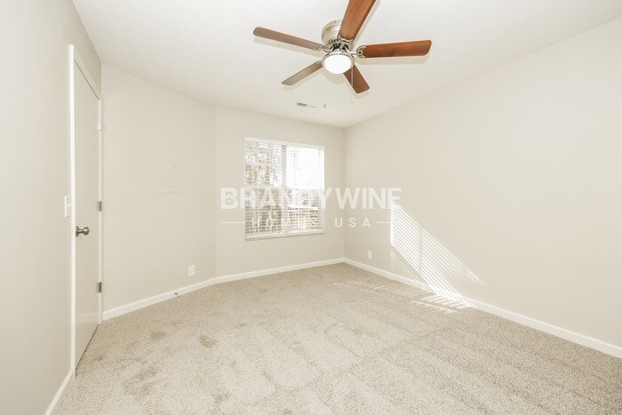 Building Photo - 5929 Colchester Dr