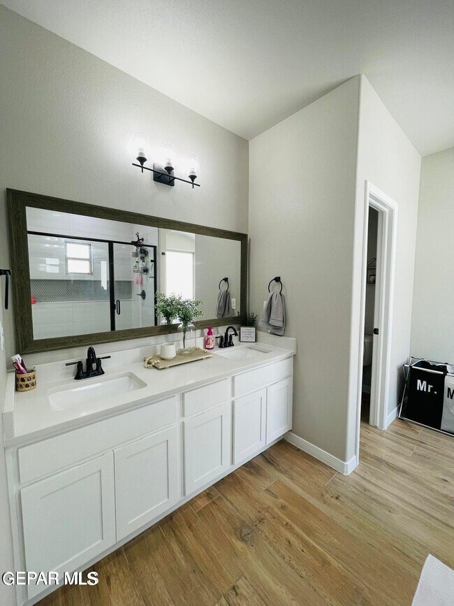 Building Photo - 2220 Tierra Delmonte Dr