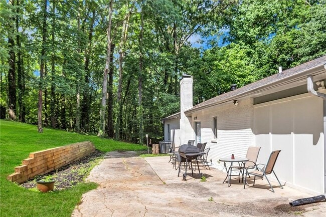 Building Photo - 2418 Bollingbrook Dr SW