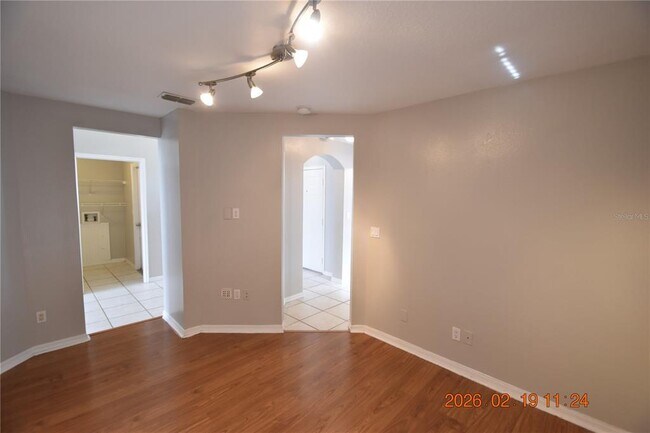 Building Photo - 2521 Clareside Dr