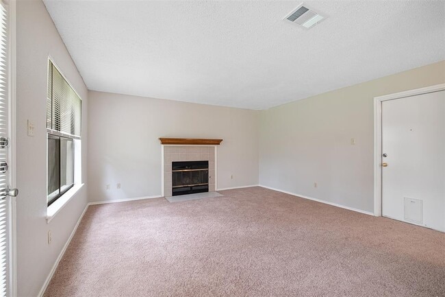 Building Photo - 6716 Shiner St