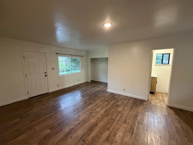 Building Photo - Newly Renovated Home Near Downtown Sonora