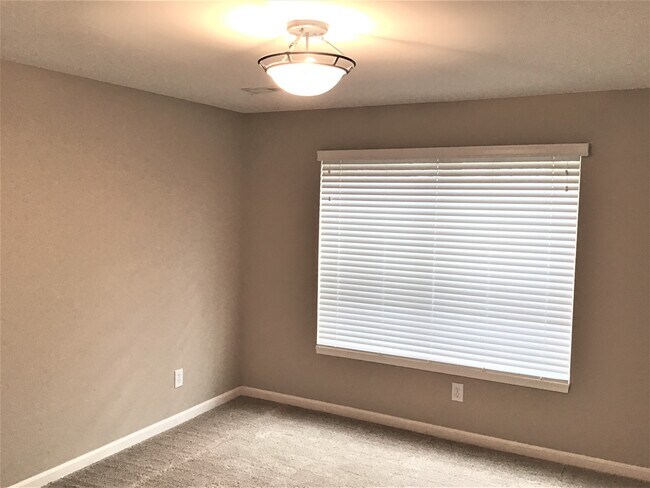 Building Photo - 5298 Fredericks Stand