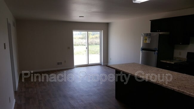 Building Photo - 7201 Maple Valley Rd