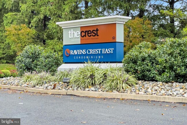 Building Photo - 2415 Ravens Crest Dr